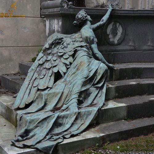 Famous bronze sorrow angel statue for Calcagno tomb DZB-66