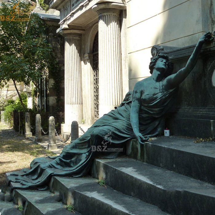 tomb angel statue