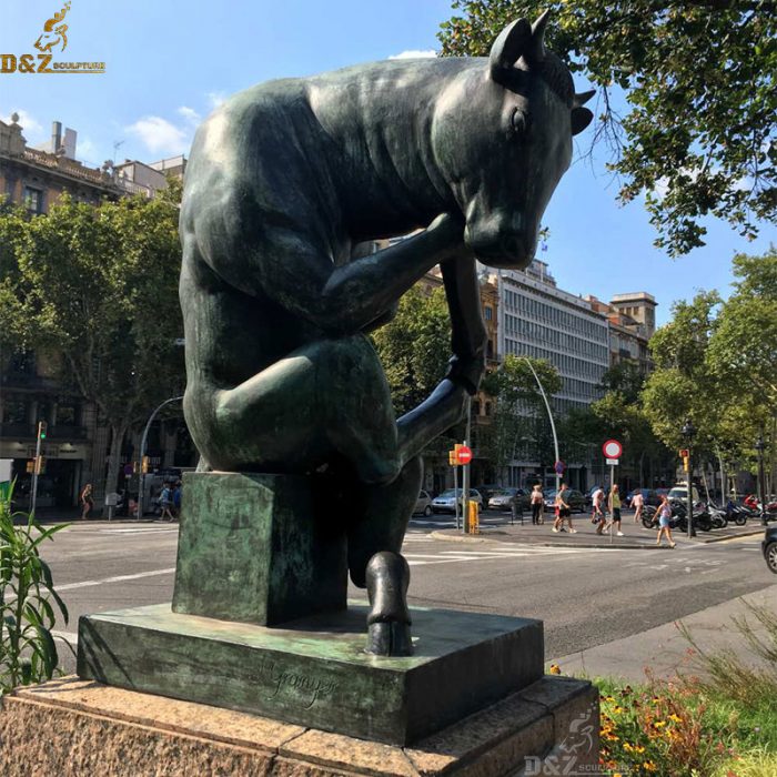 Public artwork sitting and thinking bull bronze statue DZB-190