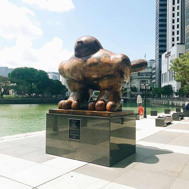 Famous fat bird statue for peace bronze statue by renowned Colombian artist Fernando Botero