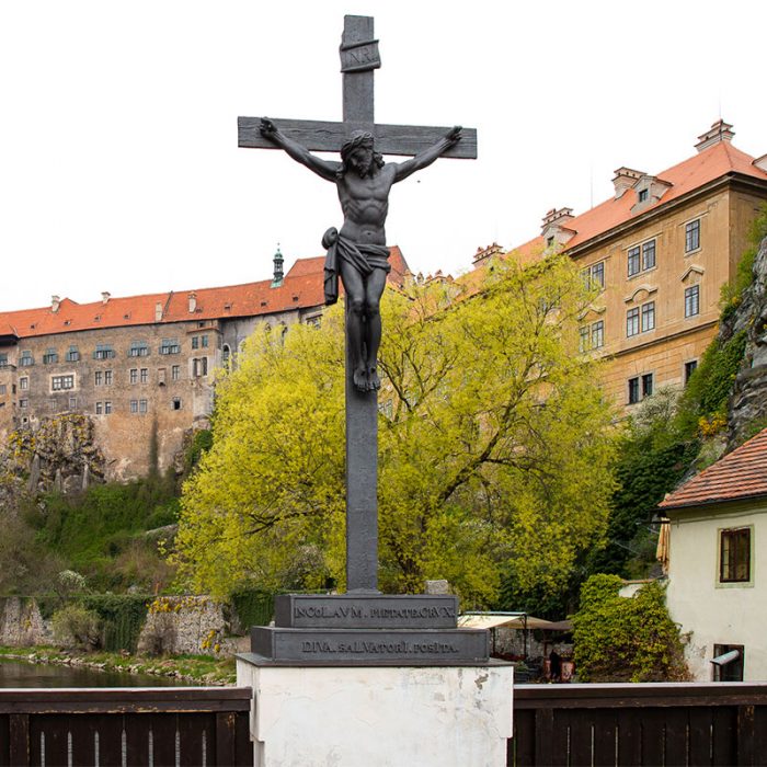 Bronze crucifix jesus christ on the stand cross catholic statue for outdoor DZB-289