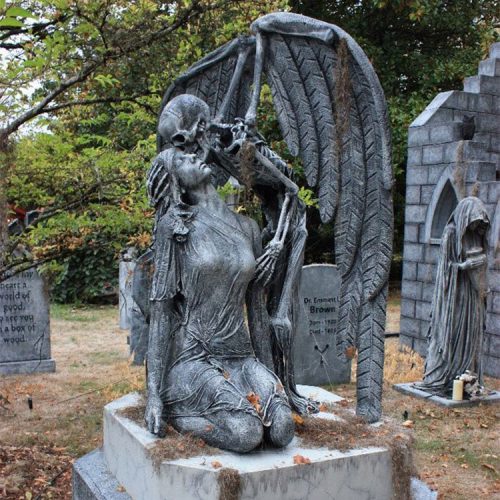 Customized outside bronze statue kiss of death for cemetery decoration DZB-302