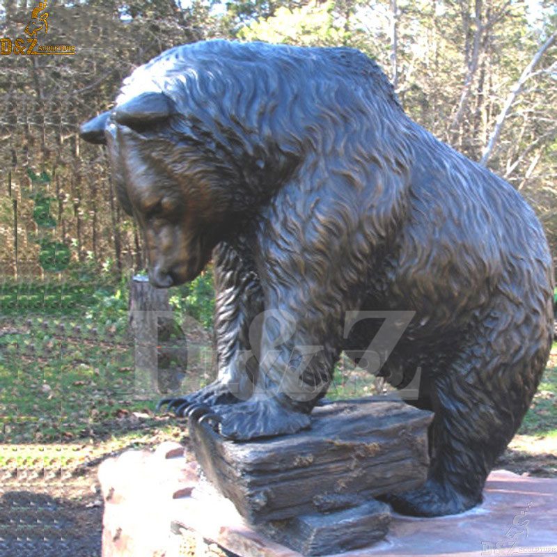 Handmade custom size bronze bear with fish statue for pond decoration