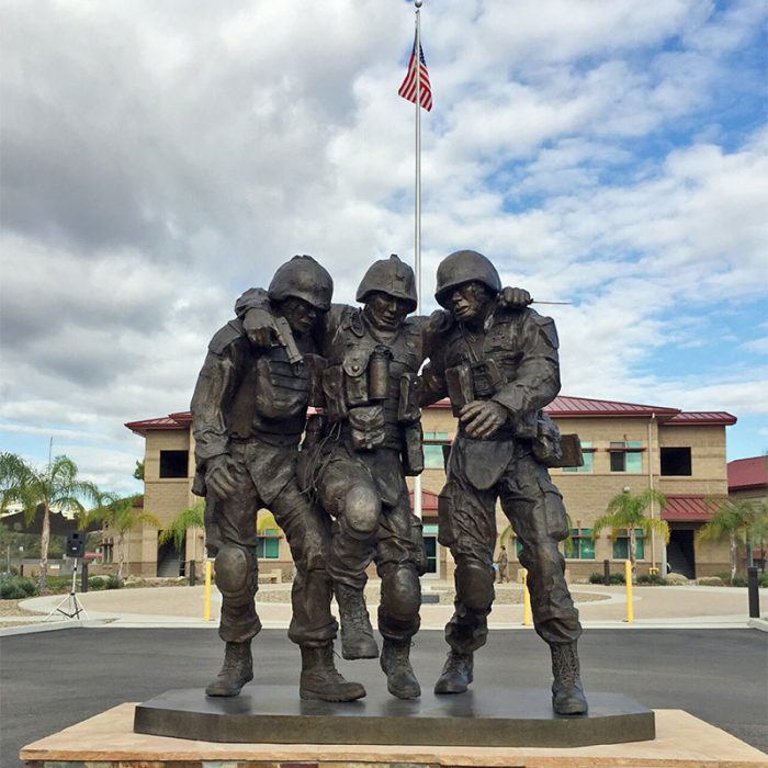 Outdoor one man left behind bronze army soldier veterans memorial statue DZB-332