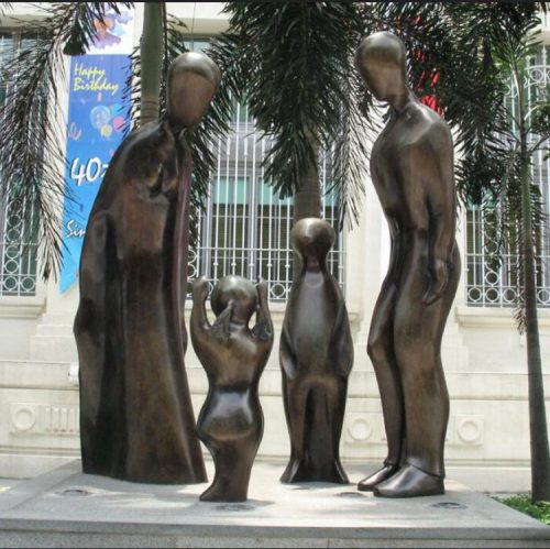 Life size abstract bronze family statue for public garden decoration DZB-345