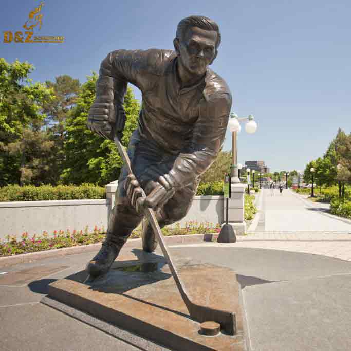 Outdoor Life Size Bronze Ice Hockey Player Statue Sculpture